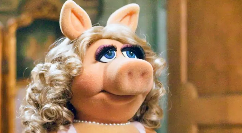 Miss Piggy - The Muppets - piggy cartoon character